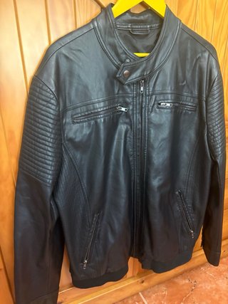 Chaqueta de cuero negra