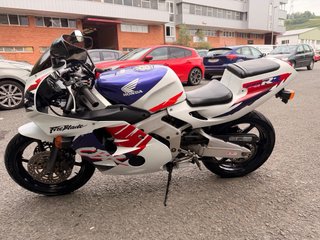 Honda CBR 250 RR MC22 Sportbike