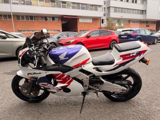 Honda CBR 250 RR MC22 Sportbike