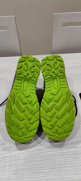 Botas de seguridad Anibal negras y verdes