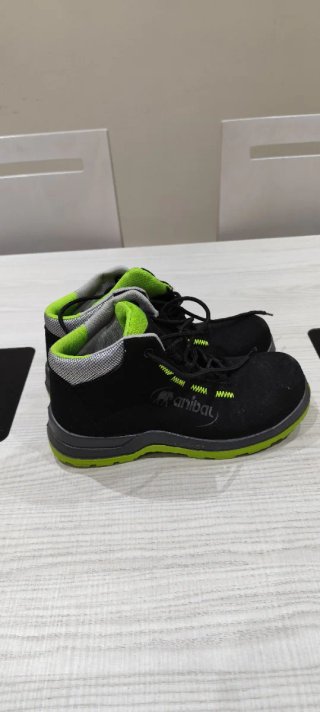 Botas de seguridad Anibal negras y verdes