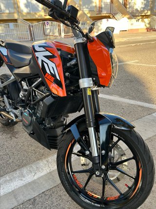 KTM Duke 125 ABS 2016 – 15 CV – Menos de 12.000 km