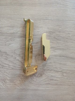 Retenedor de seguridad para puertas