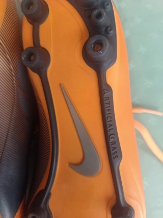 Botas de fútbol Nike Talla 36.5 Naranja