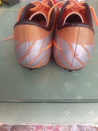 Botas de fútbol Nike Talla 36.5 Naranja
