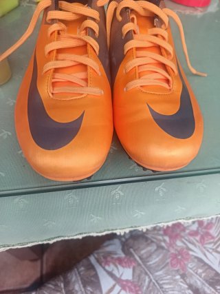 Botas de fútbol Nike Talla 36.5 Naranja
