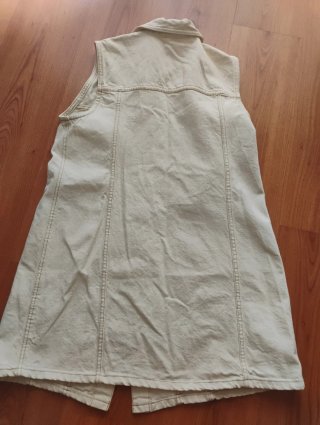 Vestido vaquero Zara beige sin mangas