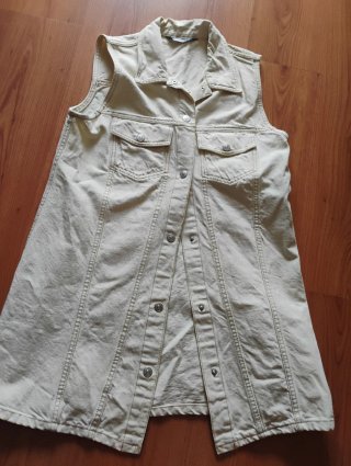 Vestido vaquero Zara beige sin mangas