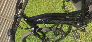 Bicicleta Eléctrica Giant E+ Negra