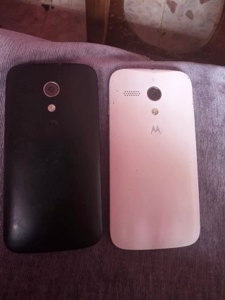 Motorola Negro y blanco lo dos funcionan perfesto.