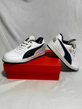 Zapatillas Puma Blancas y azul marino