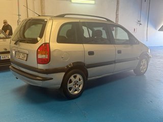 Opel Zafira 2.2 DTi 2003