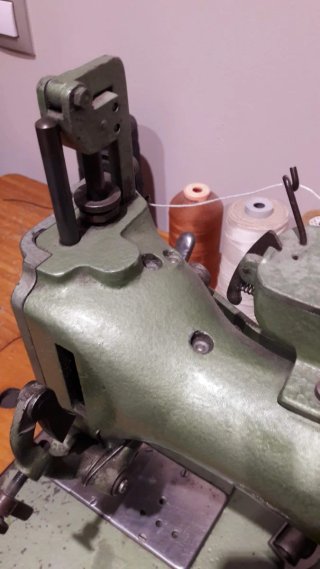 Máquina de coser industrial