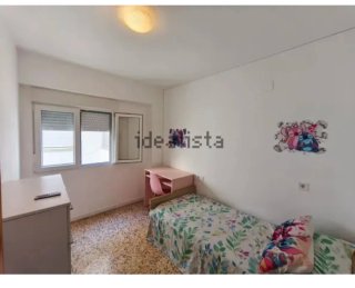 Piso en venta de 4 hab y 2 baños, con ascensor.