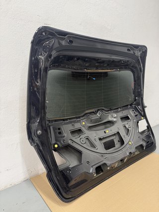 Portón Mercedes-Benz ML W166 2011-2015 A1667400305