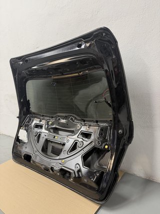 Portón Mercedes-Benz ML W166 2011-2015 A1667400305
