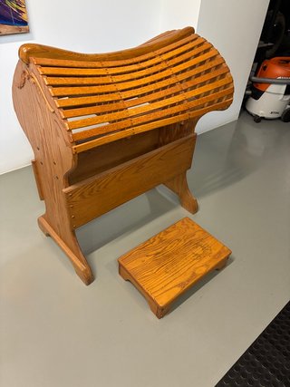 Soporte para montura caballo de madera.