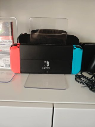 Nintendo Switch OLED + FIFA 20 + Accesorios