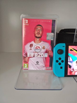 Nintendo Switch OLED + FIFA 20 + Accesorios