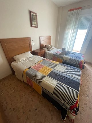 Conjunto 2 camas 90cm + mesita madera