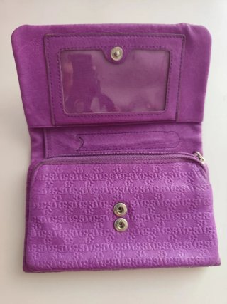 Cartera morada Salvador Bachiller de piel