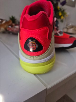 Zapatillas Adidas Rojas y Amarillas