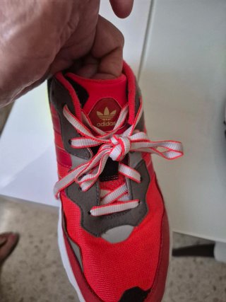 Zapatillas Adidas Rojas y Amarillas