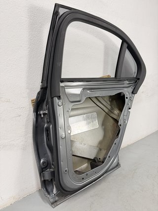 Puerta trasera derecha Mercedes-Benz Clase C W205 2014-2018 A2057320210