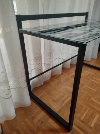 Mesa cristal patas negras