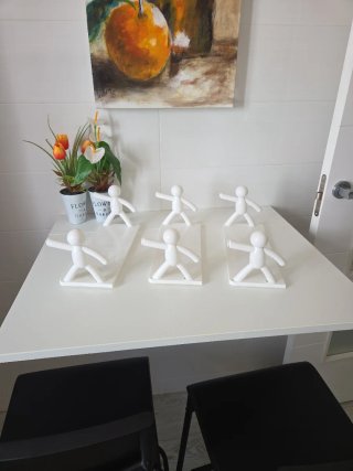 3 estanterías para baño o dormitorio juvenil.