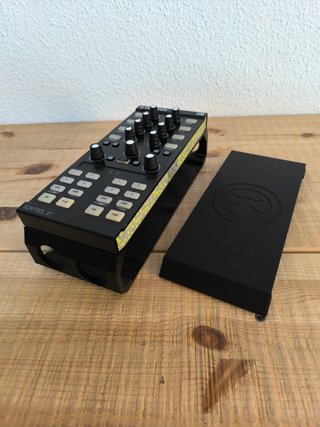 Soporte NI Traktor Kontrol X1 MK2 + Tapa+ Perillas