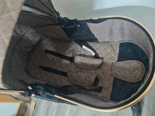 Cochecito de bebé +silla de coche +algún accesorio