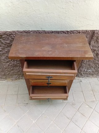 Cómoda de madera con 5 cajones