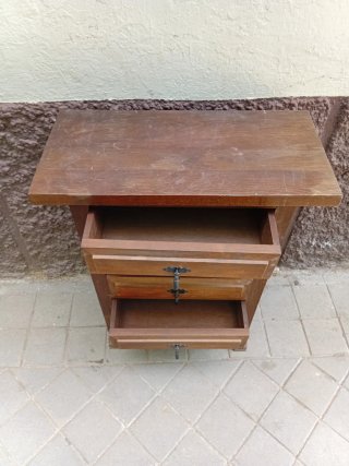 Cómoda de madera con 5 cajones