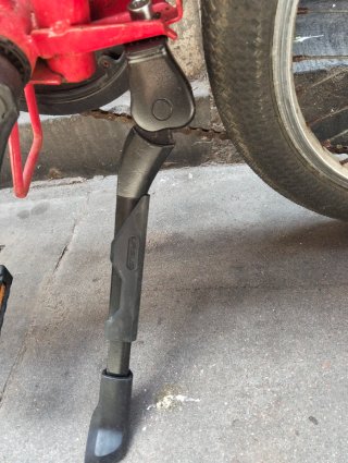 Bicicleta plegable recién ajustada