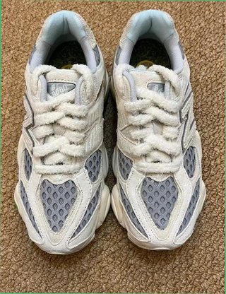 New Balance 9060 Talla 42.5