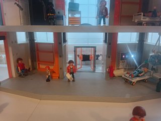Playmobil Superlote Hospital 3 pisos + vehículos