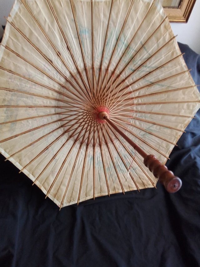 Sombrilla japonesa pintada a mano