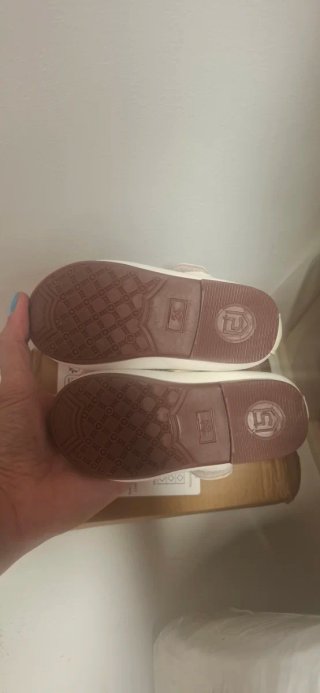 Zapatos blancos niña