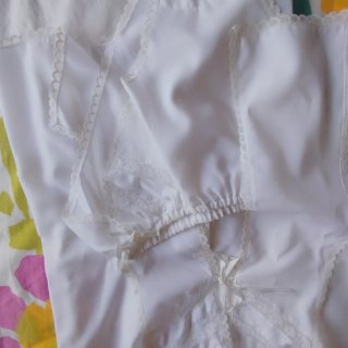 Lencería vintage blanca nueva