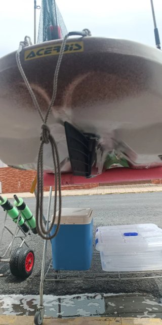 Kayak de pesca con accesorios