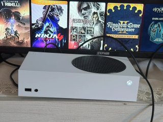 Xbox Series S 2020 Bianca + Controller + Cuffie