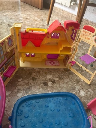 Lote de juguetes de piscina y casa
