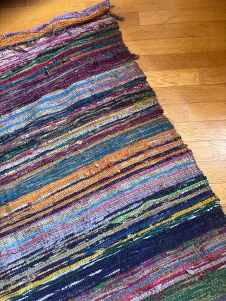 Alfombra tejida multicolor mediana