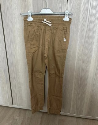 Pantalones finos de verano color camel | H&M