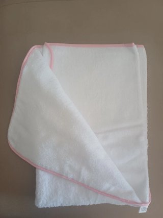 Toalla capa bebé blanca y rosa Mickey