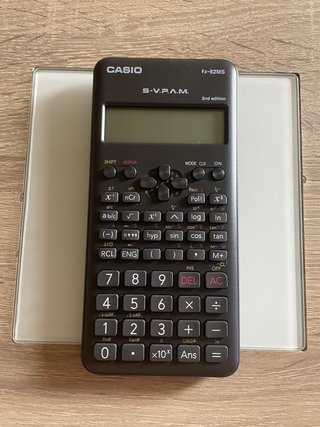 Calculadora Casio fx-82MS