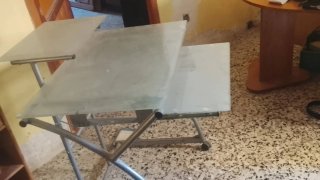 Mesa PC cristal con ruedas