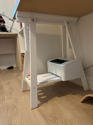 Caballete de madera blanco