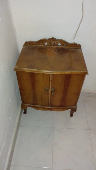 Mesilla de noche de madera